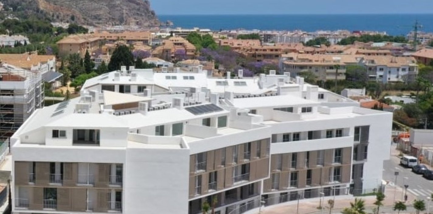 La promoción Unic de AEDAS Homes en Jávea (Alicante) con el mar al fondo