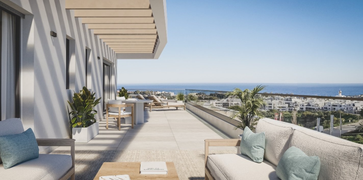 Gran terraza de las viviendas en planta alta de la nueva promoción Vanian Park de AEDAS Homes en Estepona, Málaga
