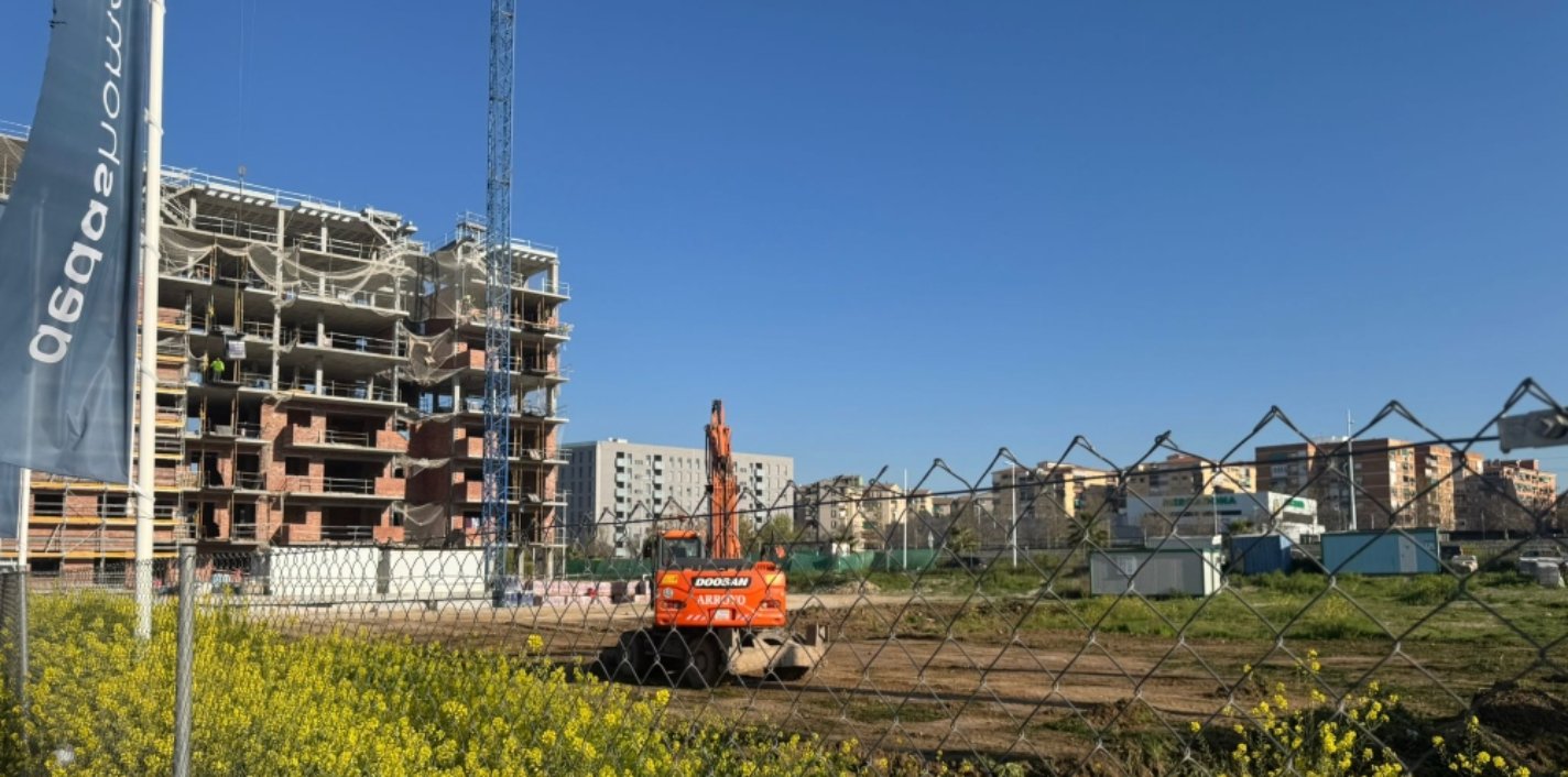 Primeros trabajos en la parcela de la promoción Nura de AEDAS Homes en Granada