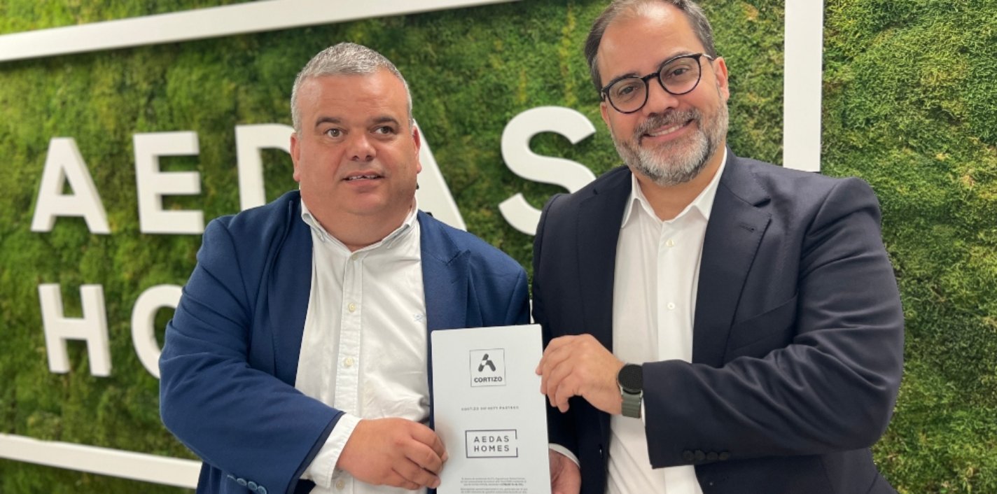 Daniel Lainz, Director General de Arquitectura de Cortizo, y Diego Demaría, Director de Sostenibilidad de AEDAS Homes