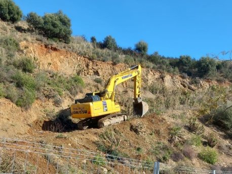 Primeros trabajos de construcción en la parcela de la promoción Idilia Aire de AEDAS Homes en Rincón de la Victoria, Málaga
