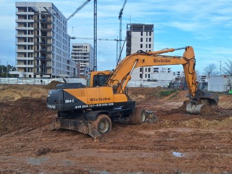 Primeros trabajos en la parcela de la promoción Elvenia de AEDAS Homes en Dos Hermanas, Sevilla