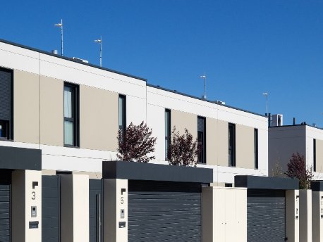 Viviendas de la promoción industrializada La Maquia de AEDAS Homes en Alcalá de Henares, Madrid
