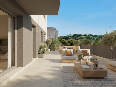 Terraza de uno de los áticos de la promoción Riura de AEDAS Homes en Paterna, Valencia