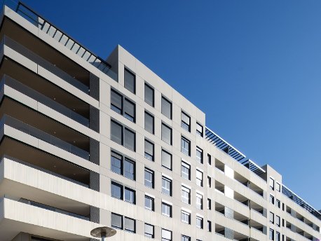 Edificio de la promoción Éneo de AEDAS Homes en el barrio de Las Sedas en Alcalá de Henares