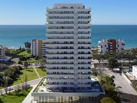 2-Panorámica, con el mar al fondo, del proyecto de LandCo y AEDAS Homes en El Algarve portugués