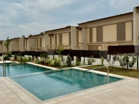 Piscinas en escalera del proyecto Odina en Godella, Valencia