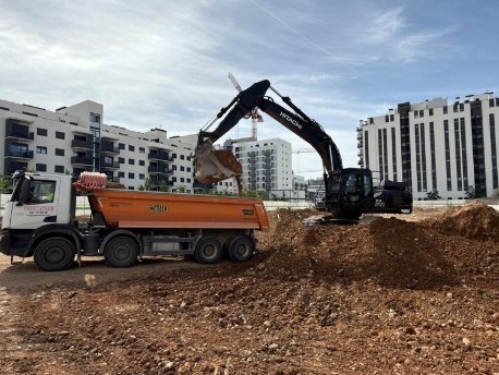 Trabajos en la parcela de la promoción Hylé de AEDAS Homes en Las Sedas, Alcalá de Henares