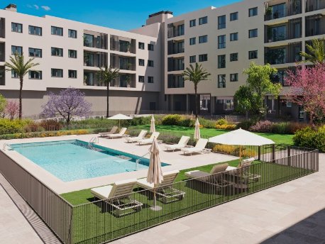 Piscina de la promoción Estela de AEDAS Homes en el nuevo barrio de San Agustín en Alicante