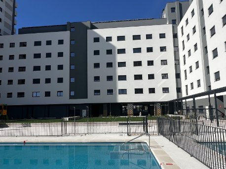 Piscina infantil de la promoción Sinán de AEDAS Homes en Los Berrocales, Madrid