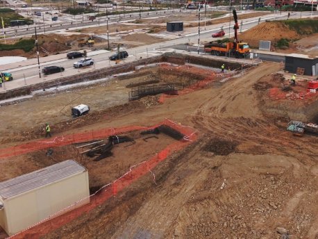 Trabajos en marcha en la parcela de la promoción Zeta Place de AEDAS Homes en Distrito Zeta, Málaga