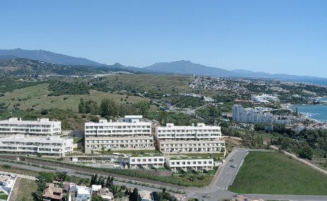 Imagen aérea de la promoción Azure de AEDAS Homes en Zenity, el nuevo ámbito de la Gaspara en Estepona